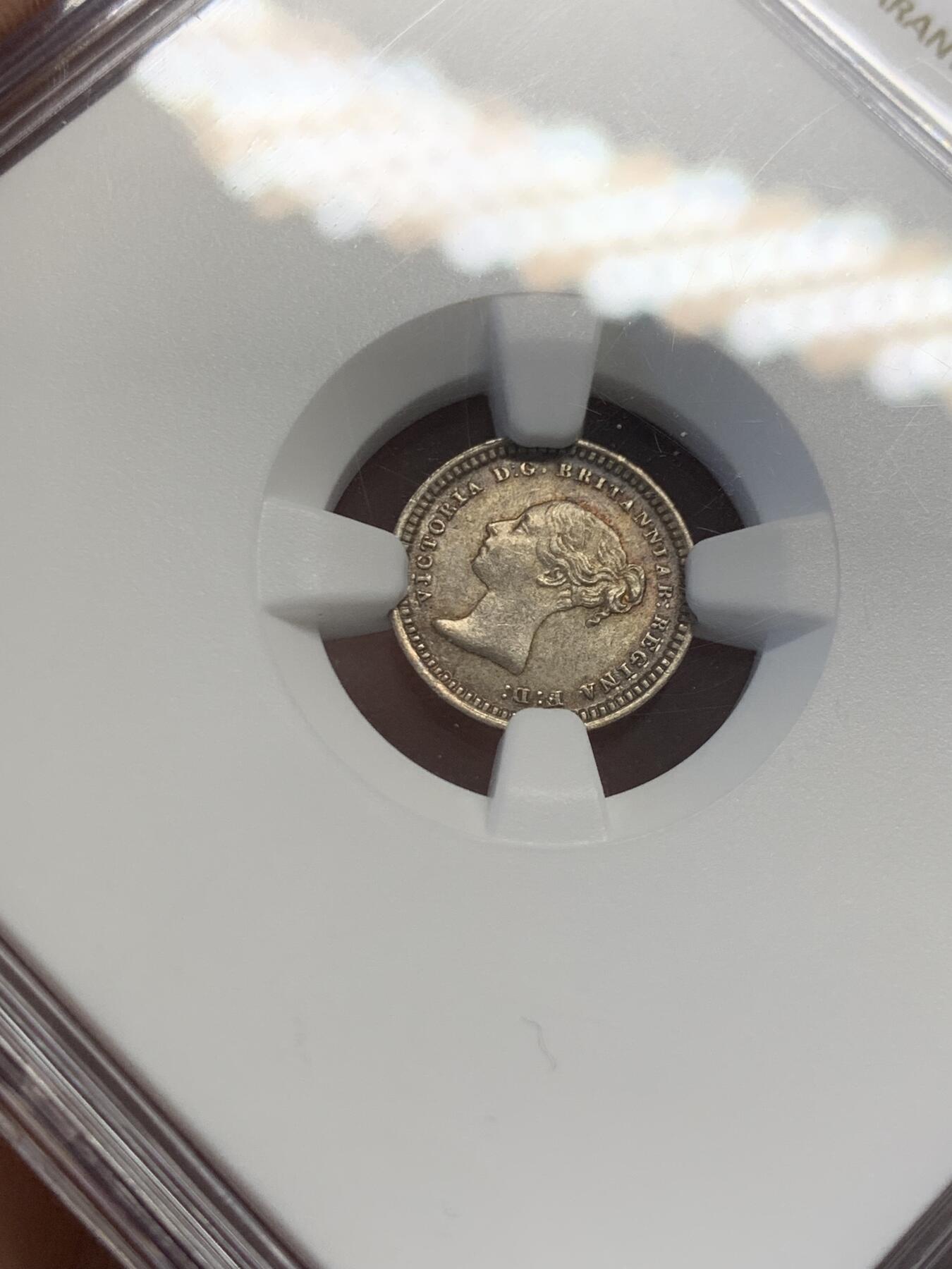 《竞宝斋》第436场 周日，周一2场连拍 （全场包邮） NGC MS63 英国 1843年维多利亚1.5便士银币 包浆很干净 细节打的也很好