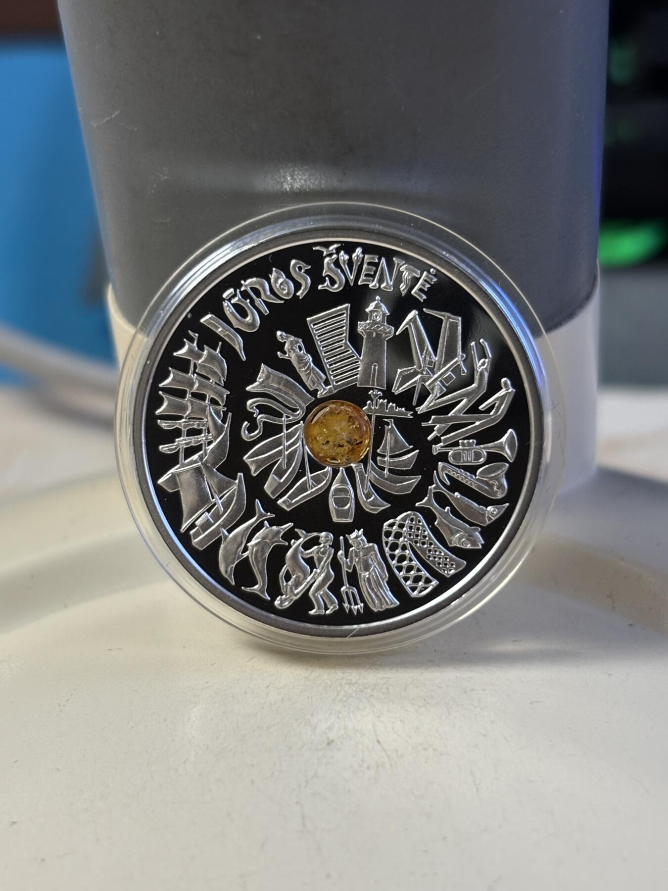 第181期拍卖 立陶宛2021年传统庆典系列3镶嵌琥珀精制银币，925银，12.44克，发行2500枚