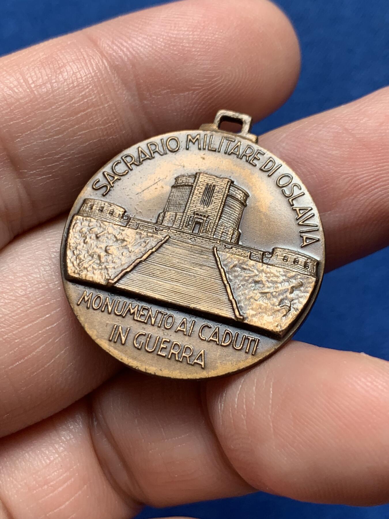 《竞宝斋》第436场 周日，周一2场连拍 （全场包邮） 奥斯拉维纳反抗运动纪念章 9.8克 28.4mm