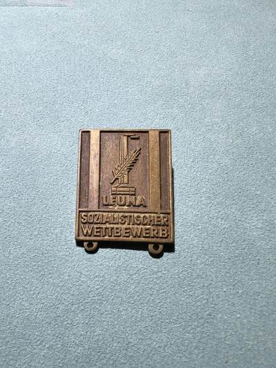 盛世勋华——号角文化勋章邮票专场拍卖第287期 - 东德洛伊纳化工社会主义竞赛纪念证章