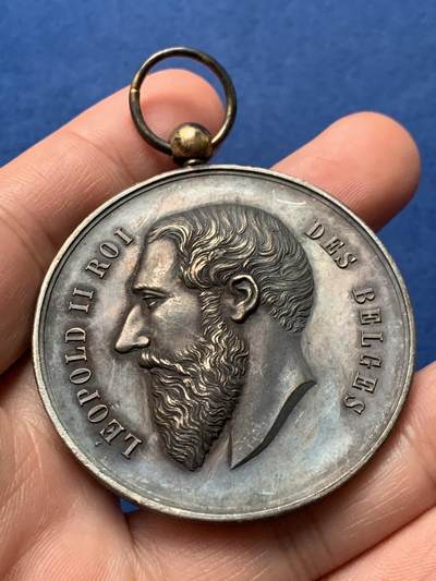 《竞宝斋》第436场 周日，周一2场连拍 （全场包邮） - 比利时利奥波德二世荣誉勋章 银章 40.7克 50.3mm