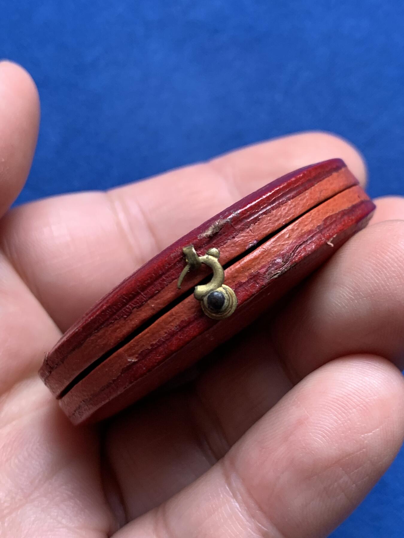 《竞宝斋》第436场 周日，周一2场连拍 （全场包邮） 法国拿破仑纪念奖章-极其罕见的拿破仑皇太子降生纪念章。超高浮雕，双面人物雕刻细腻生动，保存状态极好。不可多得收藏佳品。直径：41.2mm，重：38.5g，丰饶角边铭，带原盒。