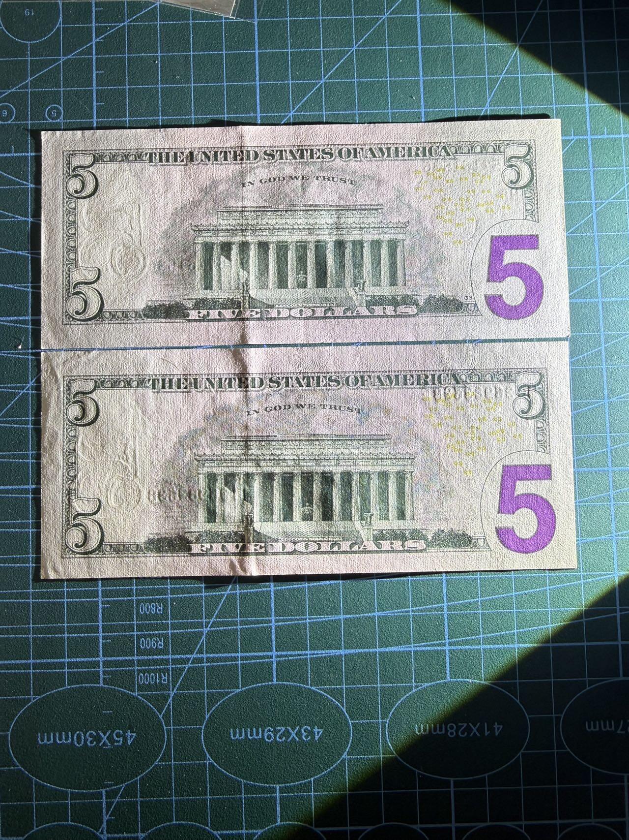 【炜奕收藏】，第五十期 美国5美元两张，UNC-/UNC品相，包含一张无47