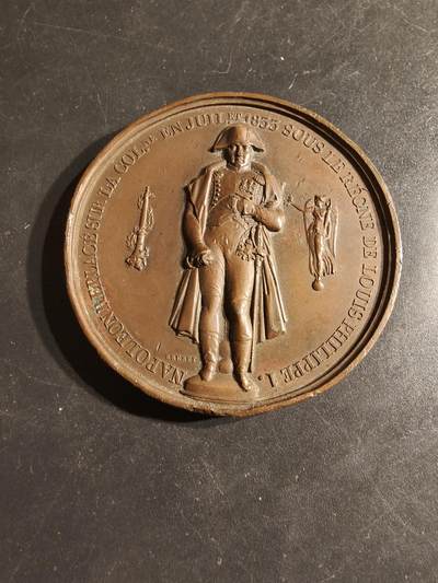 老王徽章第162期 - 法国恢复拿破仑一世时期旺多姆广场圆柱大铜章     高浮雕     直径54mm.    重量82.5g