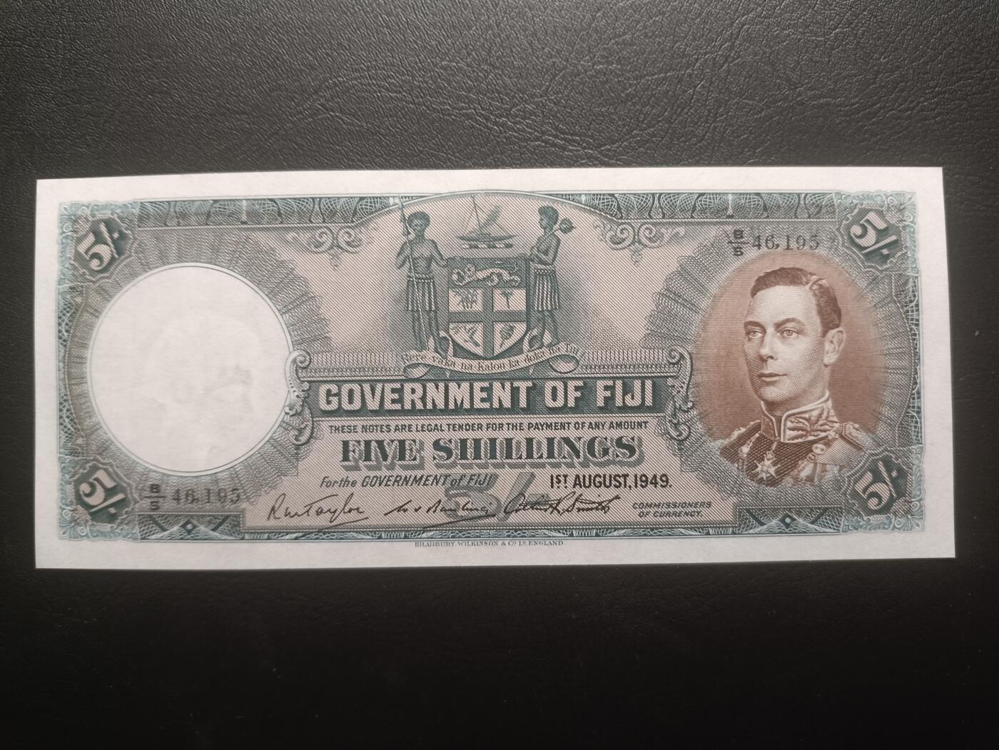 2025十一月第三期，总201期 英属斐济1949年5先令AUNC，稀有的乔治六世统治时期中高面值品种，主题是斐济殖民政府徽章以及戎装乔治六世国王肖像