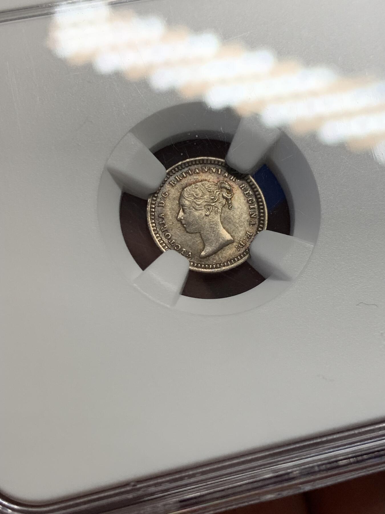 《竞宝斋》第436场 周日，周一2场连拍 （全场包邮） NGC MS63 英国 1843年维多利亚1.5便士银币 包浆很干净 细节打的也很好