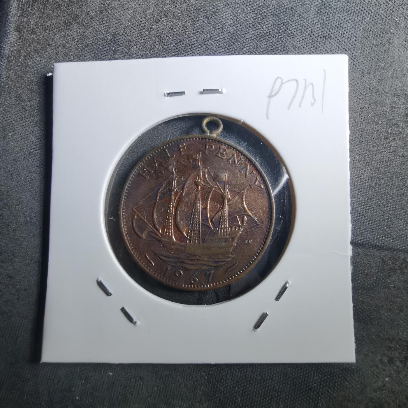 沼泽如烟--第897场 英国1967年半便士挂件