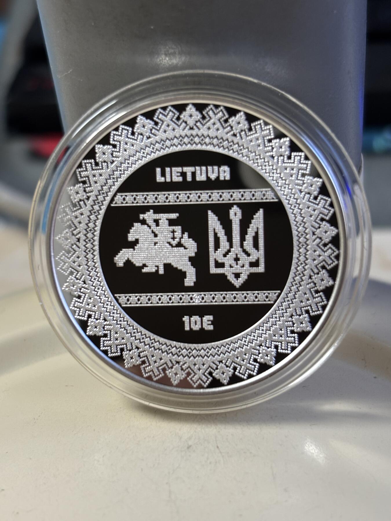 第181期拍卖 立陶宛2022年乌克兰为自由而战彩色10欧纪念银币，925银，23.3克，发行5000枚