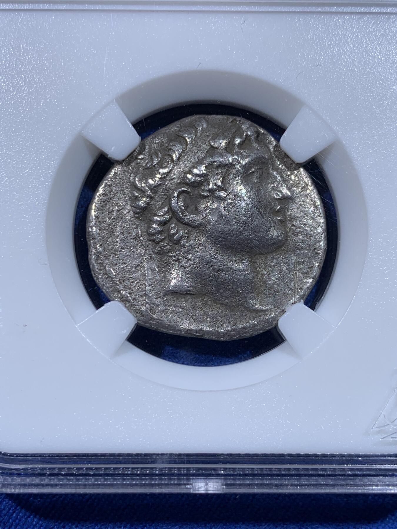 《竞宝斋》第436场 周日，周一2场连拍 （全场包邮） ZDGS CHVF 古希腊塞琉古帝国 安条克四世 四德大银币  很少见的国王版本，整体观感不错，细节见图。