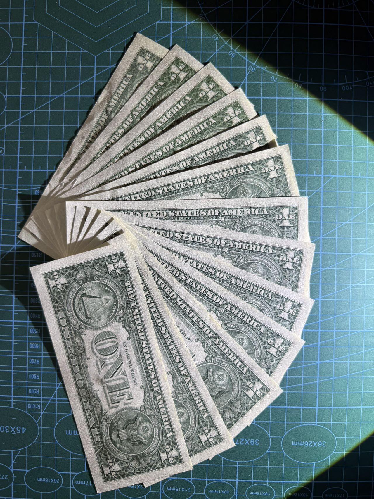 【炜奕收藏】，第五十期 1985-1999年美国1美元共13张，UNC-/UNC品相