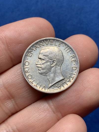 《竞宝斋》第436场 周日，周一2场连拍 （全场包邮） - 1930年意大利5里拉银币，维托里奥·埃马努埃莱三世头像，背面是双头鹰和束棒图案。23mm，4.9克，含银83.5%