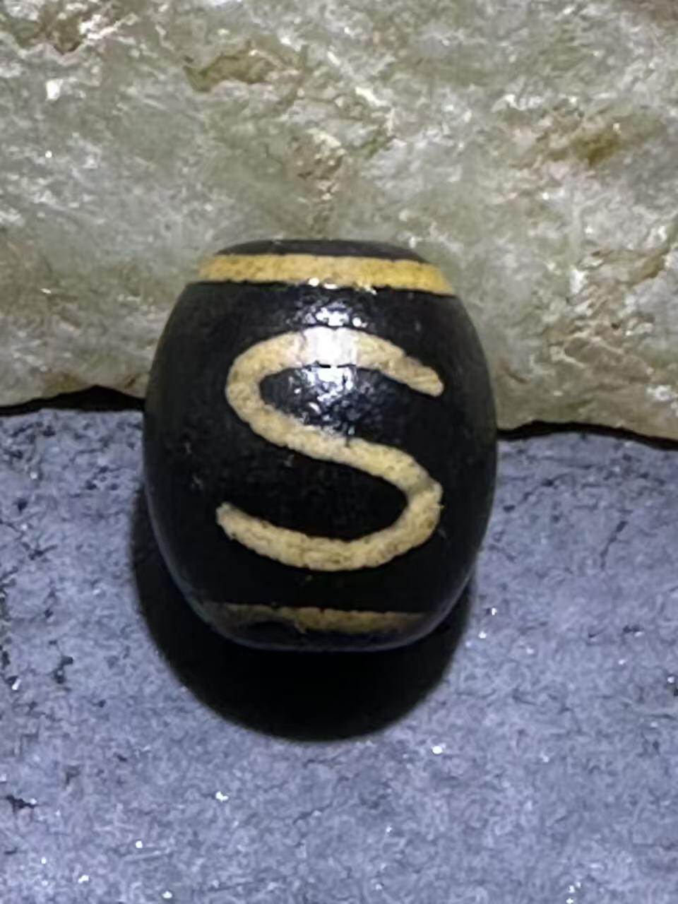 仅此一颗，精品藏传金钱钩玛瑙天珠一颗