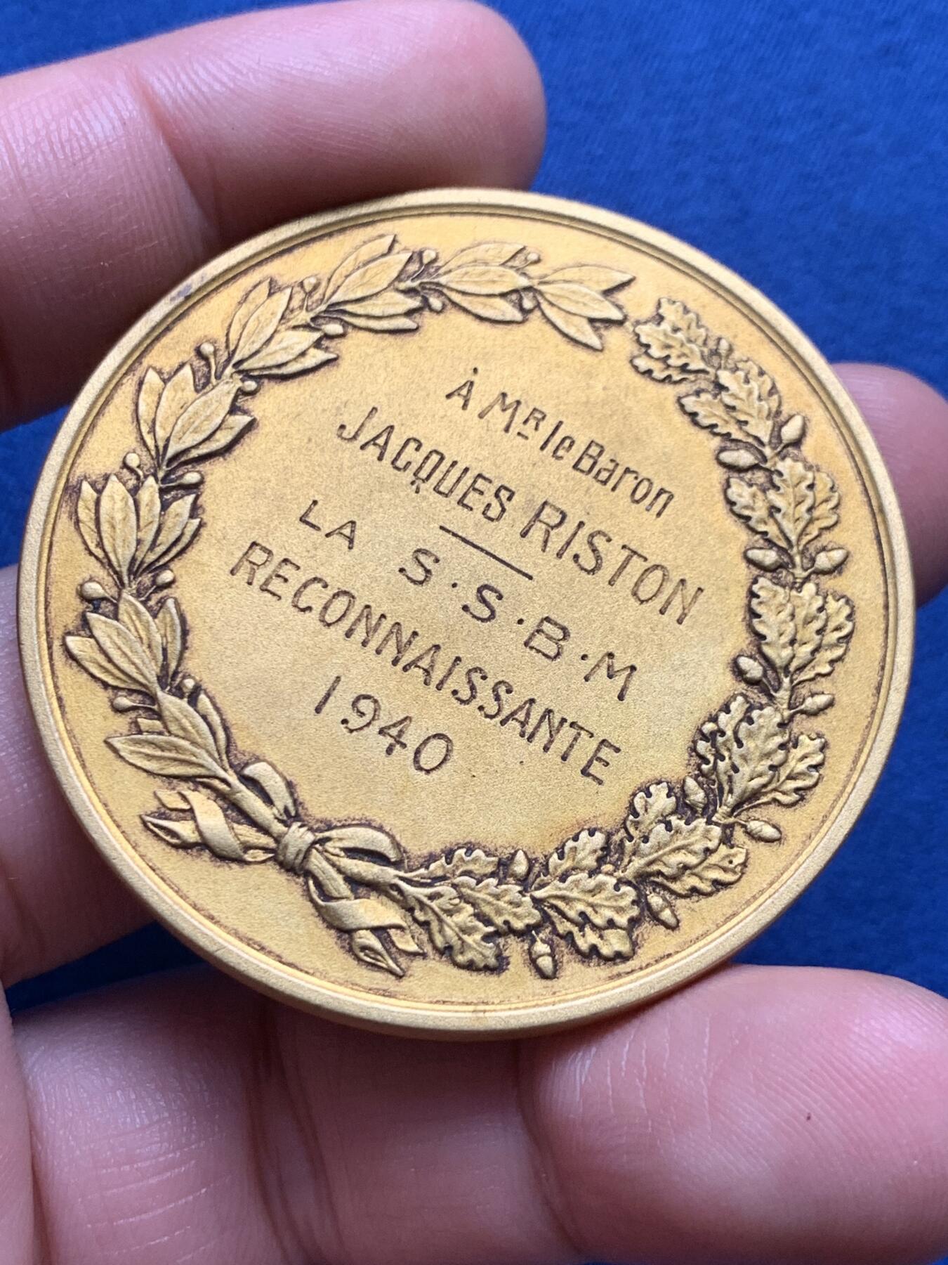 《竞宝斋》第436场 周日，周一2场连拍 （全场包邮） 法兰西军人伤员救助协会镀金铜章 55.25克 50mm 带盒