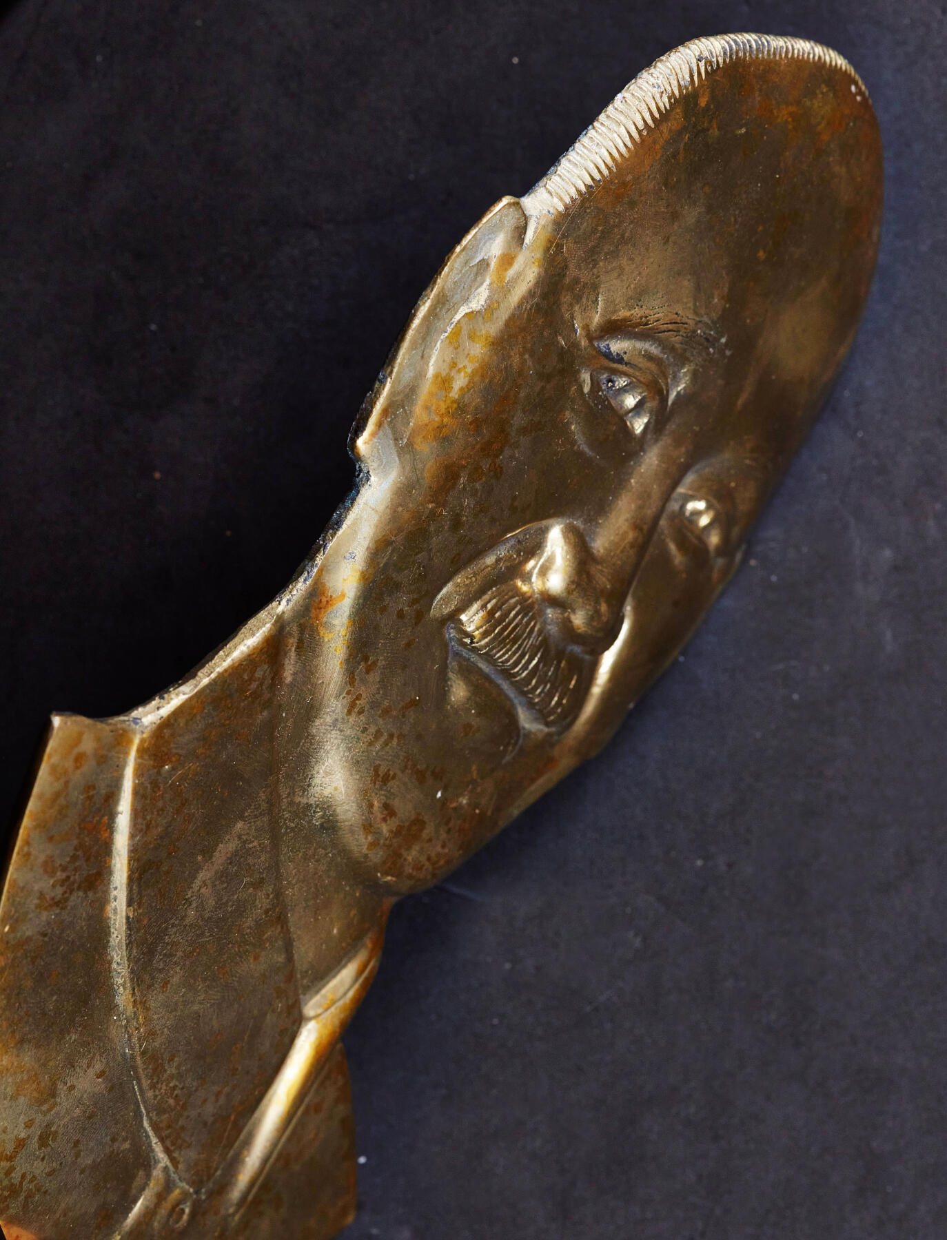 【俄甄集藏】2025年(044)11-12星期三晚 19:30 全场包邮 中国台湾1970年代纪念蒋公铜牌挂像，高：210mm，宽：150mm，重量约700克