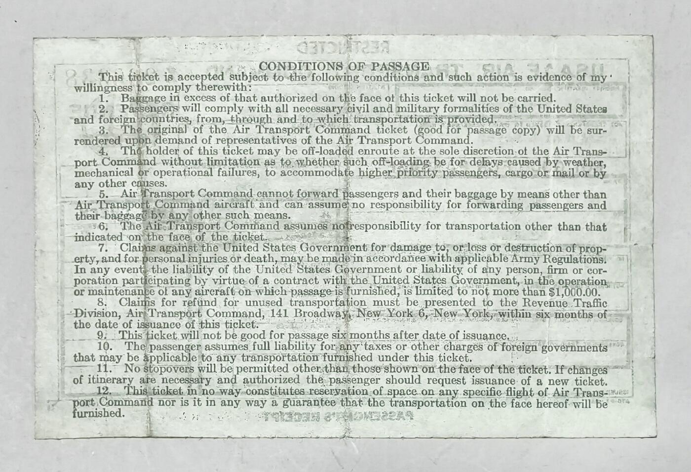 2025年吉藏纸杂文献秋季专场拍卖会 1945年12月5日重庆飞上海飞机票一张 15.1×10.1cm