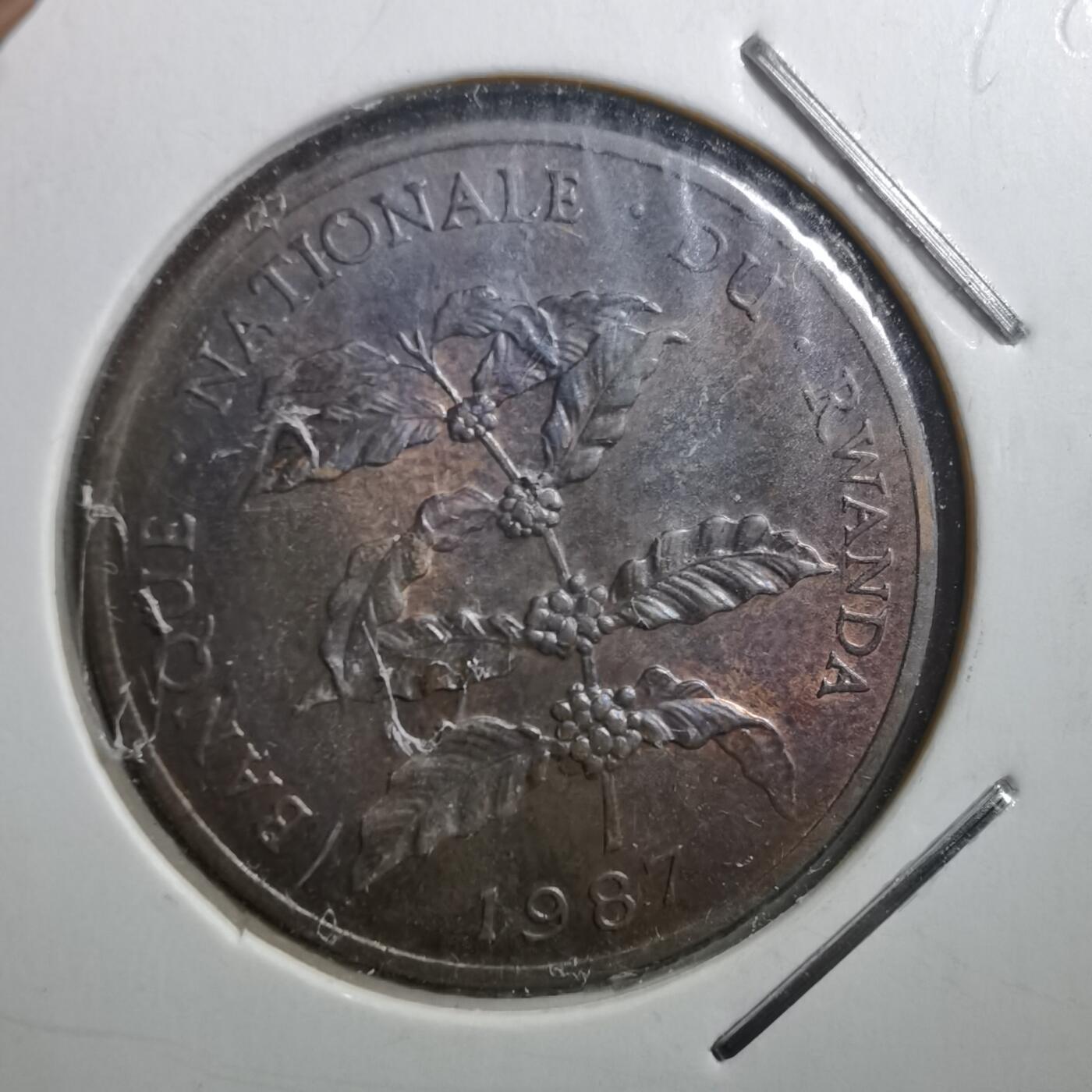 沼泽如烟--第898场 卢旺达1987年5法郎