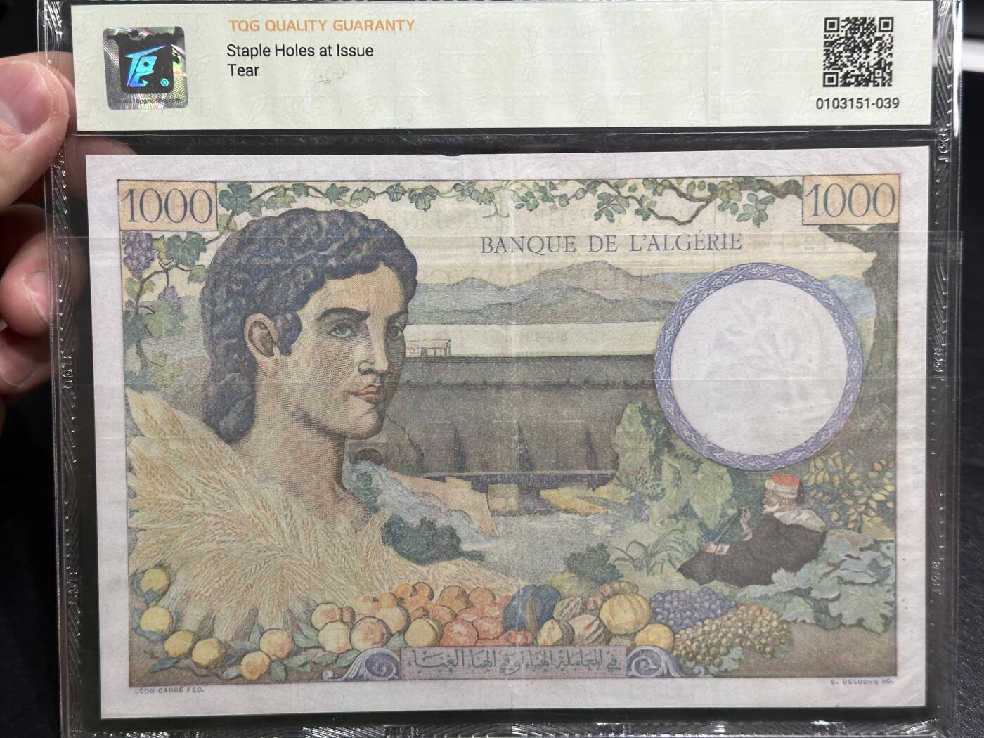 《外钞收藏家》第五百八十三期（精选场）（本期拍品丰富）（本平台长期征集拍品、欢迎藏友们联系合作） 1941年阿尔及利亚1000法郎 TQG评级40 大票幅 精美 号码无47