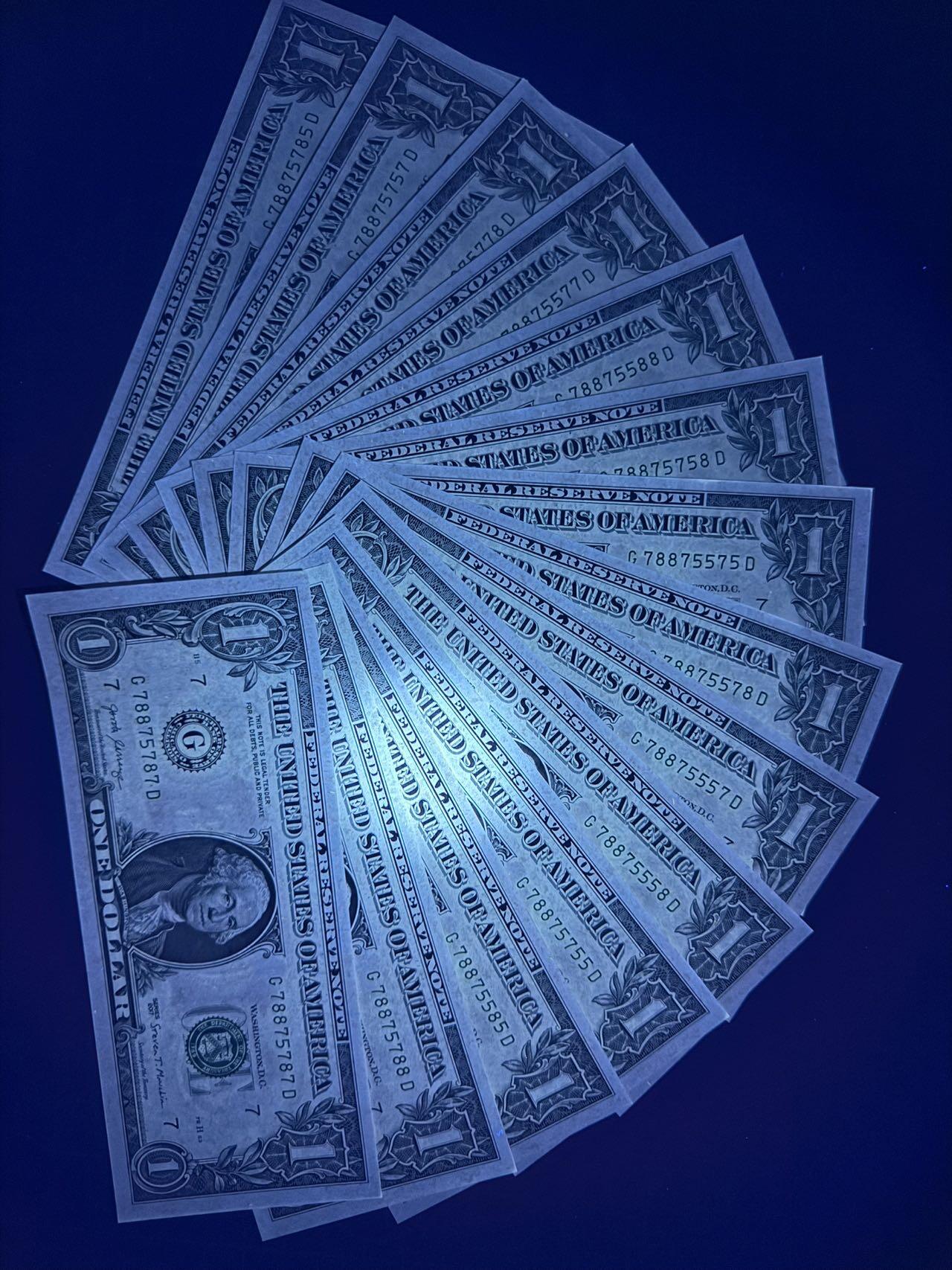 【炜奕收藏】，第五十期 2017年美国1美元数三靓号共14张，UNC品相