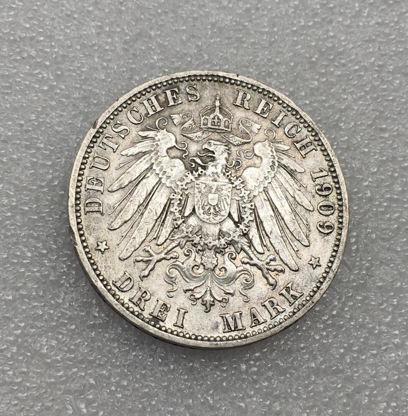 世界钱币专场拍卖 每周二开拍