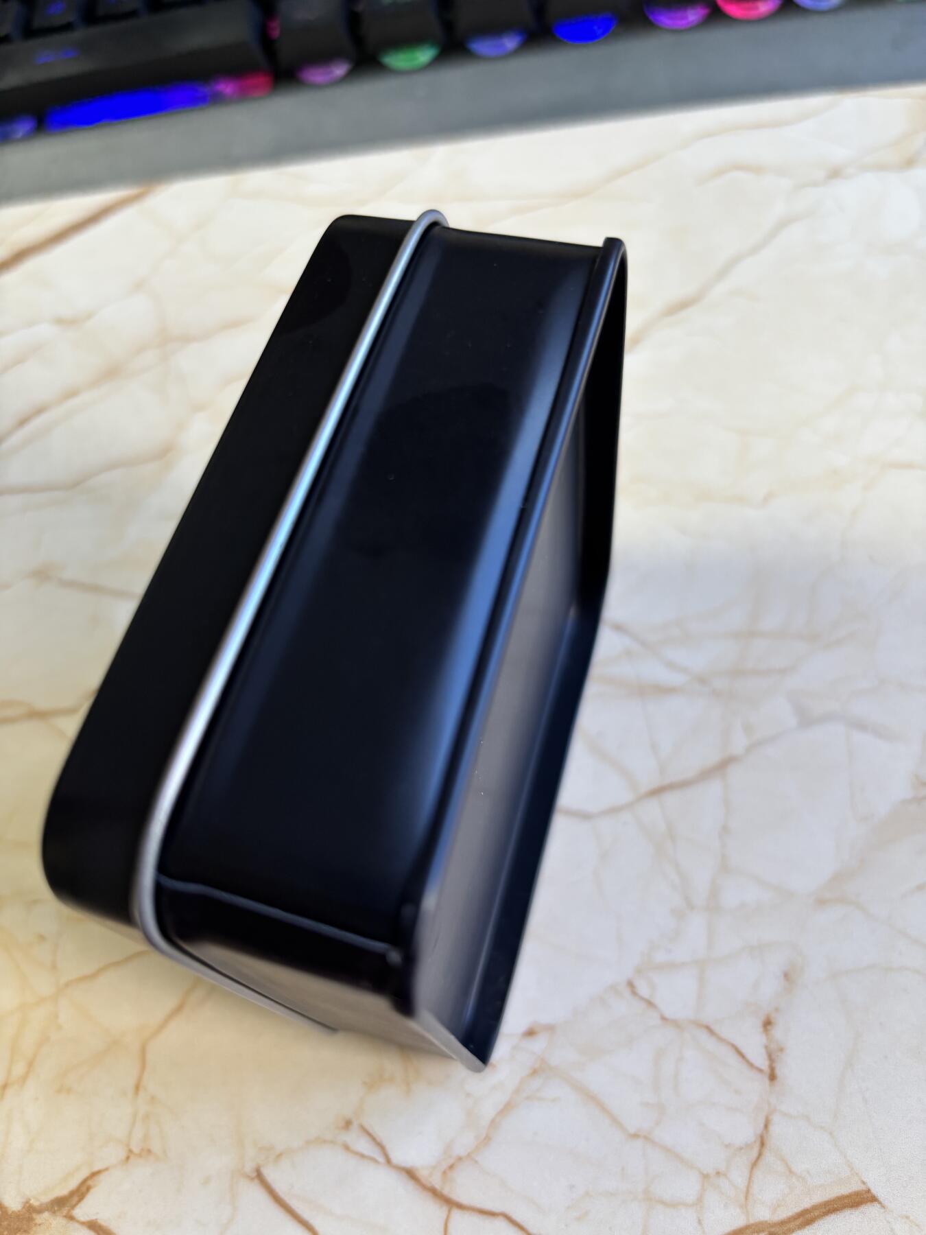 第181期拍卖 库克2023年迷茫和困境系列逃离1盎司纪念银币，999银，发行量999枚，外铁盒有稍微凹陷