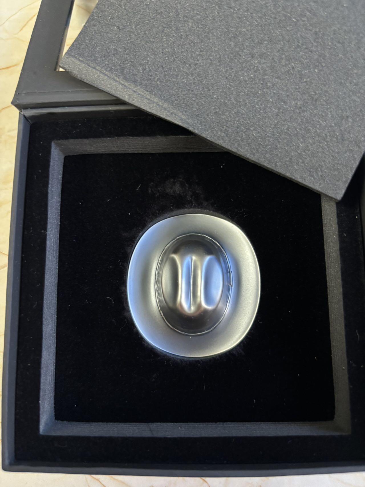 第181期拍卖 库克2024年牛仔帽异形1盎司纪念银币，999银，发行499枚