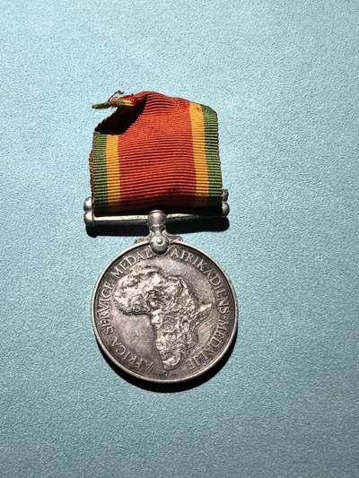 盛世勋华——号角文化勋章邮票专场拍卖第287期 - 英国二战非洲服役奖章 南非版 带边铭 银制