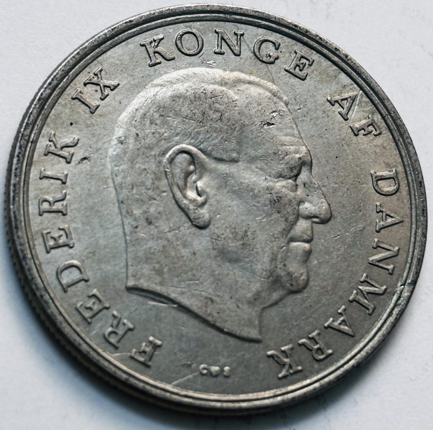 文馨钱币收藏第 280 场， 长期接收代拍品 好品 1966 年丹麦佛雷德里克九世国王 5 克朗，第一版