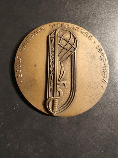 老王徽章第162期 -  法国陆军跨兵种军事学校大铜章     直径68mm.   重量110g
