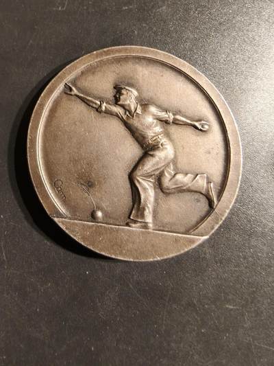 老王徽章第162期 - 法国1958年法式滚球竞赛亚军镀银大铜章    直径45mm.  重量44.1g
