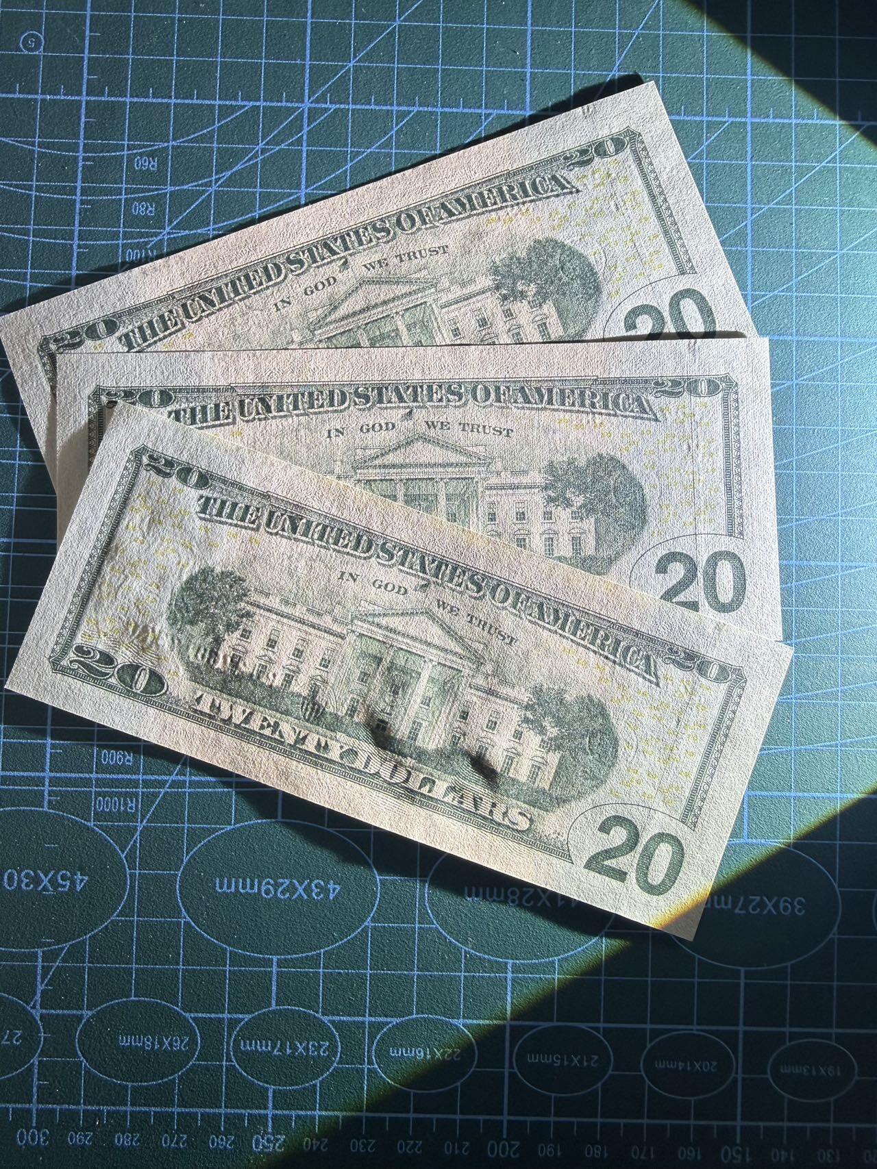 【炜奕收藏】，第五十期 美国20美元3连号，UNC品相