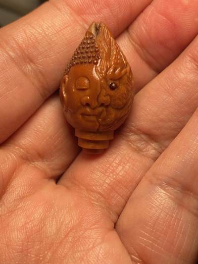 大佬都在看的苏工核雕捡漏价 - 福利苏工核雕，纯手工雕刻，老苏工铁核一念之间三通，个性十足，等待有缘人，市场无同款，尺寸1。9x3.2喜欢的来