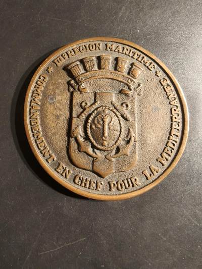 老王徽章第162期 -  法国海军地中海司令部大铜章    直径68mm.    重量148.3g