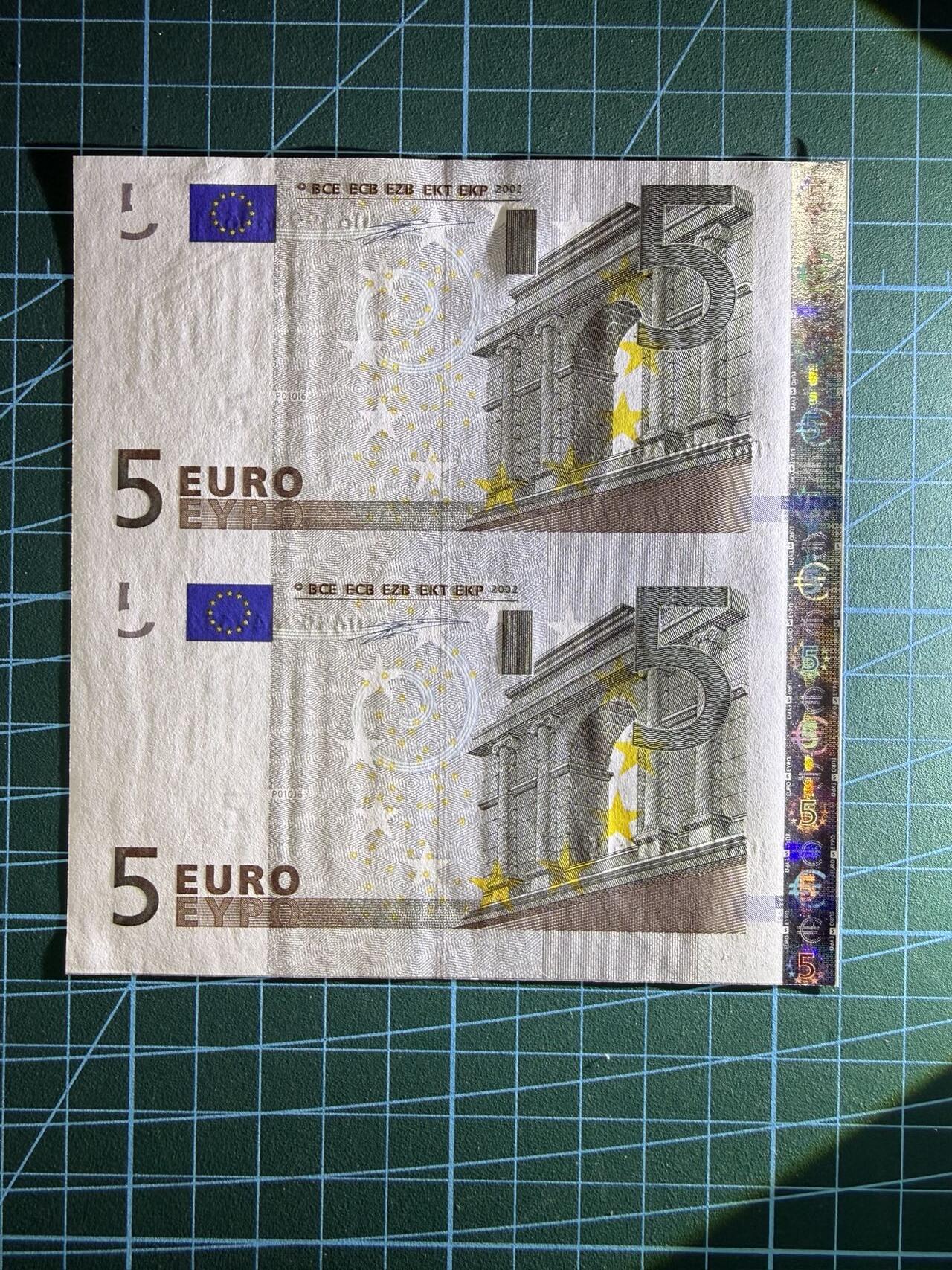 【炜奕收藏】，第五十期 2002年5欧元2连体钞，德国版，UNC品相，裁切偏右