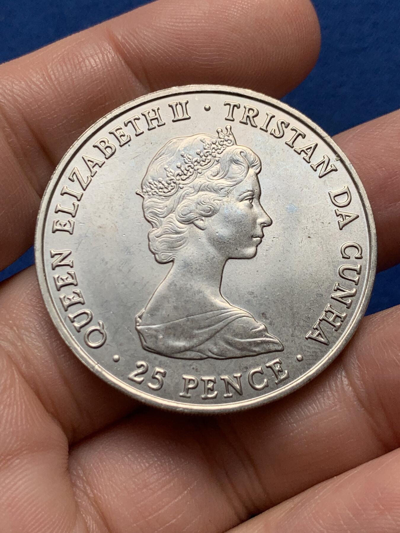 《竞宝斋》第436场 周日，周一2场连拍 （全场包邮） 英国1980年伊丽莎白二世80岁生日25便士纪念币 状态不错 38.5mm