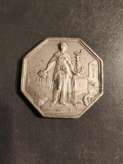 老王徽章第162期 -  法国工业和商业信贷银行八角银章    950银    直径36mm.   重量18.8g