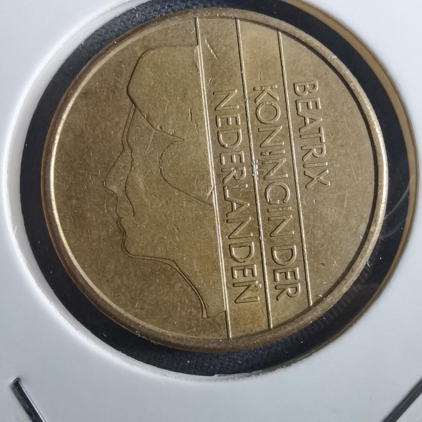 沼泽如烟--第897场 荷兰1988年5盾