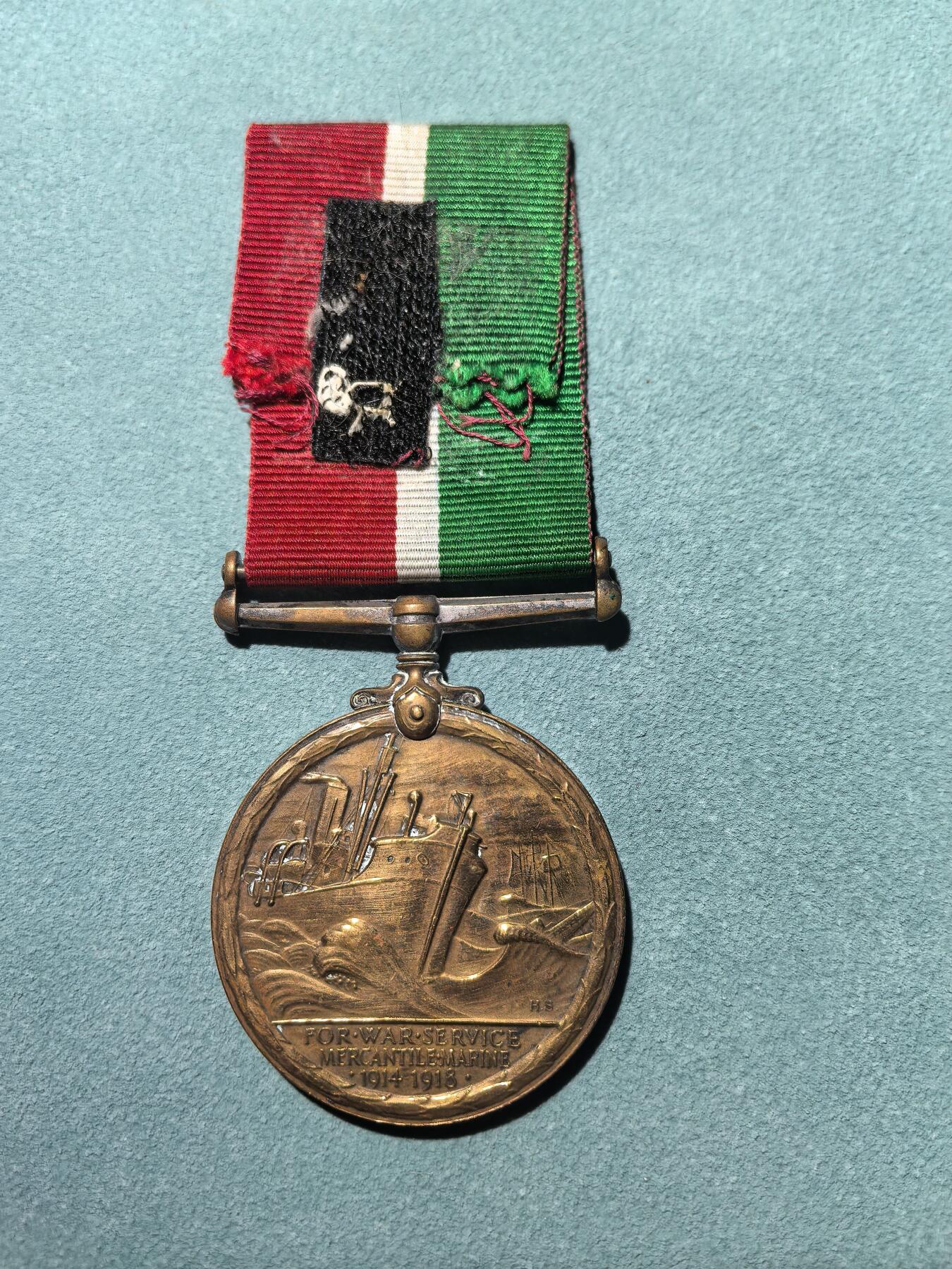 盛世勋华——号角文化勋章邮票专场拍卖第287期 英国一战商船运输奖章 带刻名 授予一战期间冒着德国潜艇攻击风险在上海运输的商船船员，少见品种