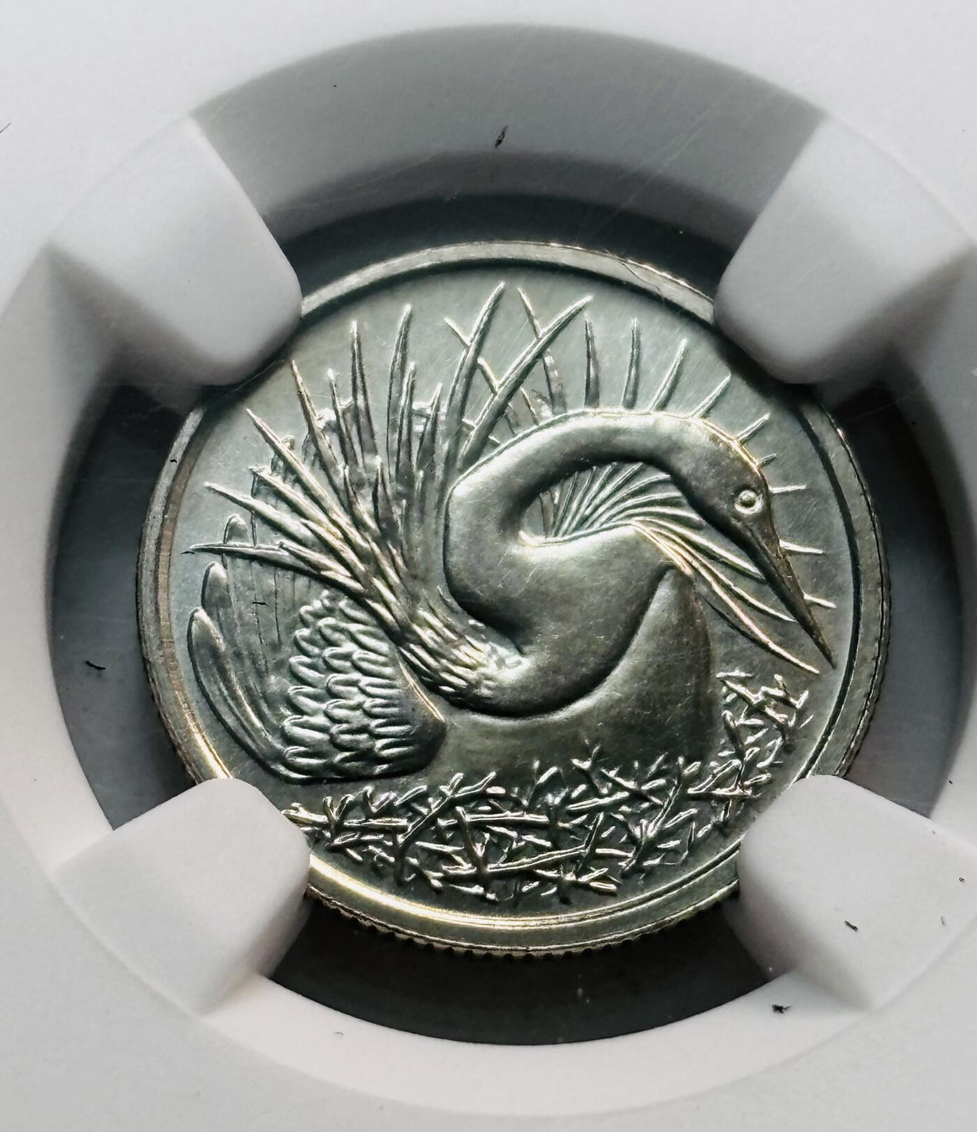 文馨钱币收藏第 280 场， 长期接收代拍品 少见新加坡首版 1982 年 5 分 NGC 评级 MS66 分