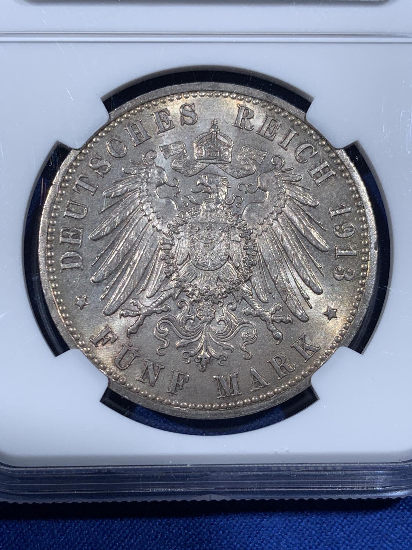 《竞宝斋》第436场 周日，周一2场连拍 （全场包邮） NGC MS63 德国普鲁士1913年威廉二世军装5马克银币 整体黄油包浆