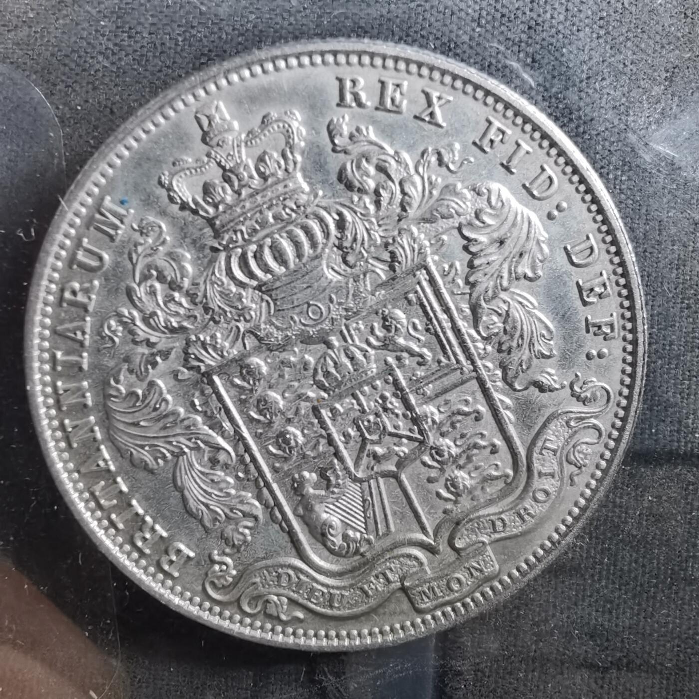 沼泽如烟--第898场 镀银纪念章