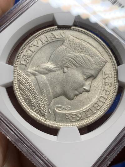 《竞宝斋》第437场 周日，周一2场连拍 （全场包邮） NGC MS62 拉脱维亚 1932年 女神 5拉特 银币 少见好品