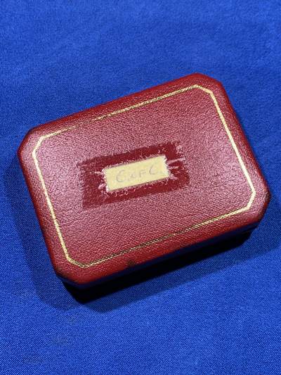 《竞宝斋》第437场 周日，周一2场连拍 （全场包邮） 马恩岛1977年伊丽莎白二世女王登基25周年1克朗银币 带盒