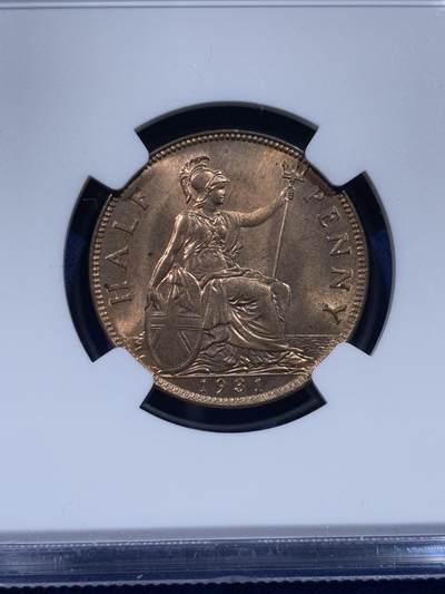 《竞宝斋》第437场 周日，周一2场连拍 （全场包邮） NGC MS64RB 英国 乔治五世 1931年 1/2便士铜币 第三版头像 相较前两版对于细节的营造更为清晰，整体更加工整。英系大藏家Cope旧藏，光泽丝滑正背仅少许划痕，姿态良美。