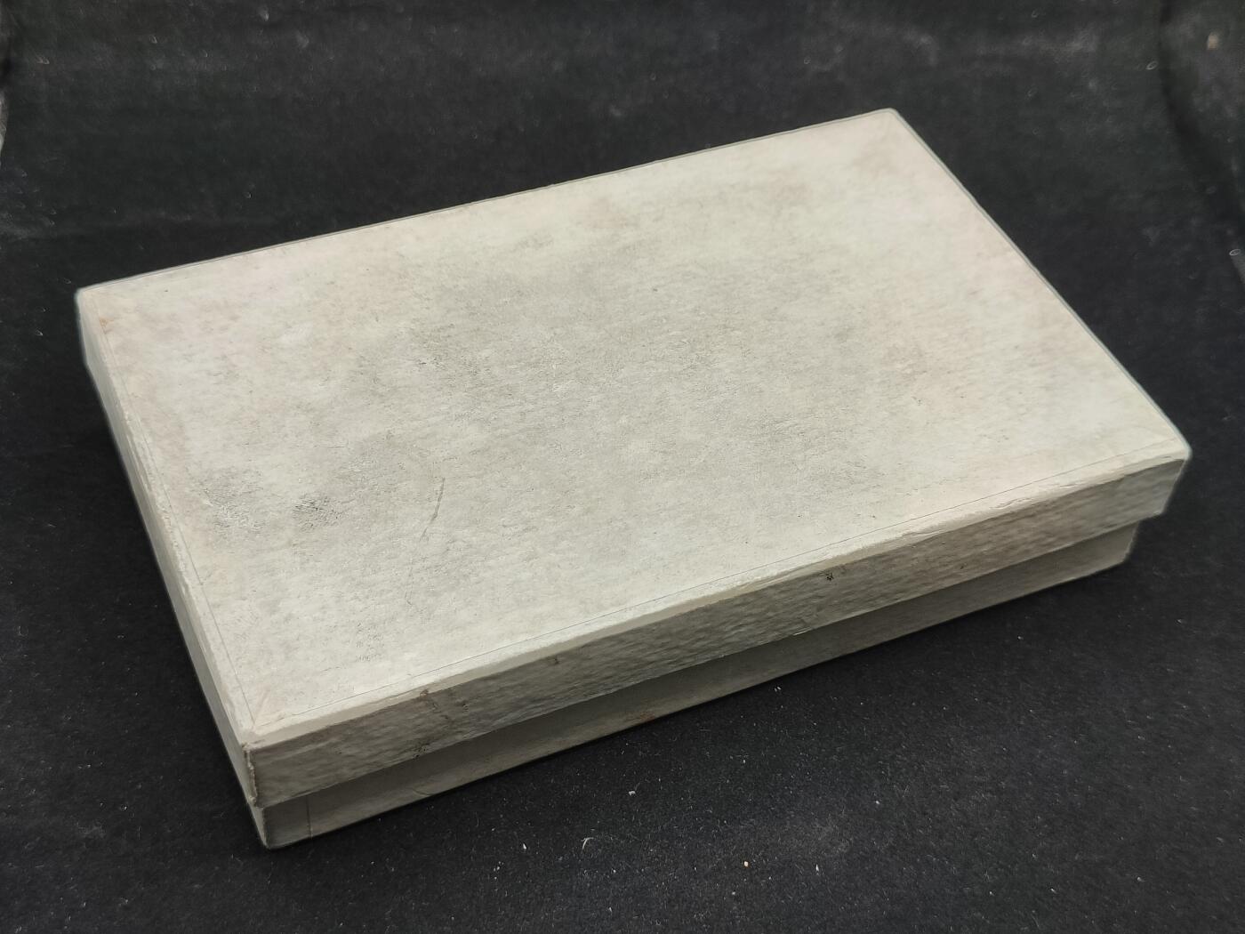 0元起拍勋章 第309期 咸鱼国勋章拍卖专场 11月12日（周三）下午6：00开始 欧美一战时期古董贝母袖扣一套两对带盒