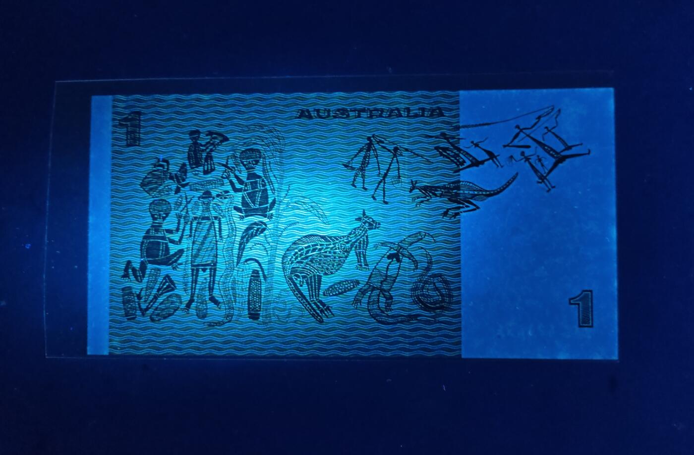 中外各国钞、纪念钞、券专场（第三十三场） 澳大利亚1澳圆纸币 1974～1982年版女王钞 大洋洲钱币全新 灯下有斑，介意勿拍 