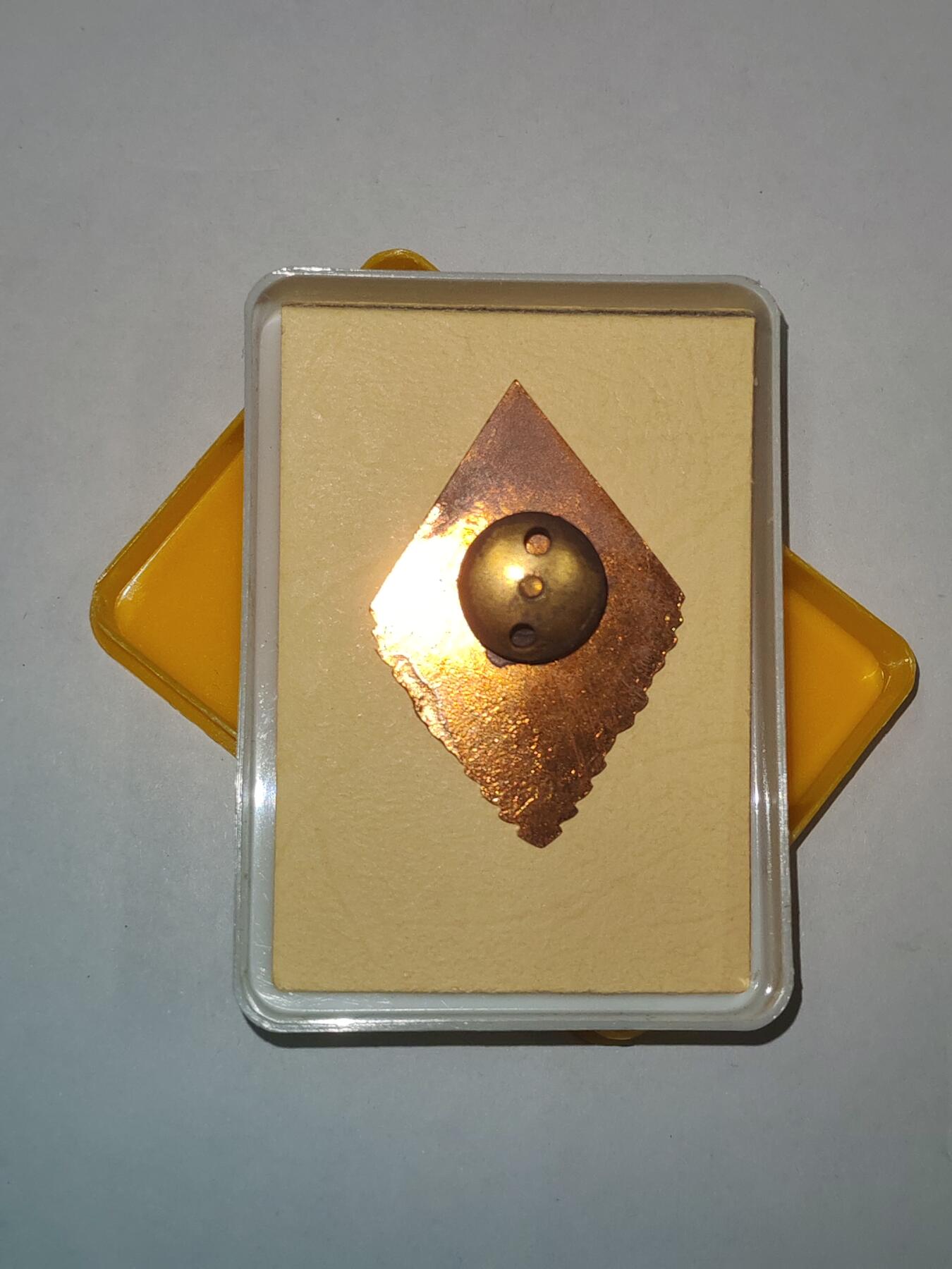 韵星假日精品2025秋季军品类拍卖会-- Rimey Holidays Boutique 2025 Autumn Militaria Sale 民主德国内务部警察学院毕业生校徽带原盒