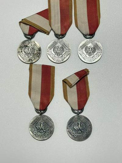 韵星假日精品2025秋季军品类拍卖会-- Rimey Holidays Boutique 2025 Autumn Militaria Sale - 波兰人民共和国成立40周年奖章