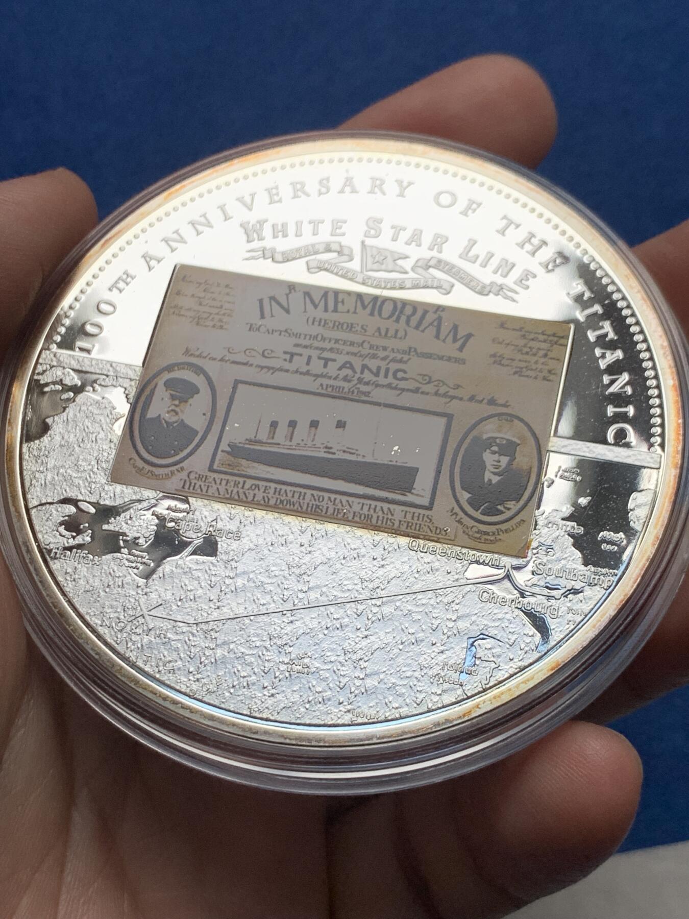 《竞宝斋》第437场 周日，周一2场连拍 （全场包邮） 2012年泰坦尼克号遇难百年镀银铜章，69.6mm，117.3克，有说明书