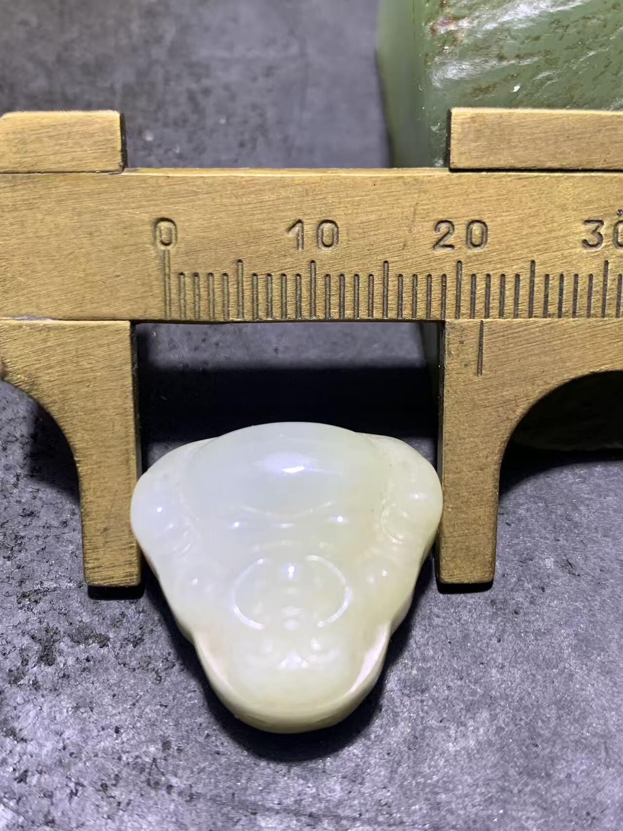 天然A货糯种翡翠雕刻通货弥勒佛吊坠一个！