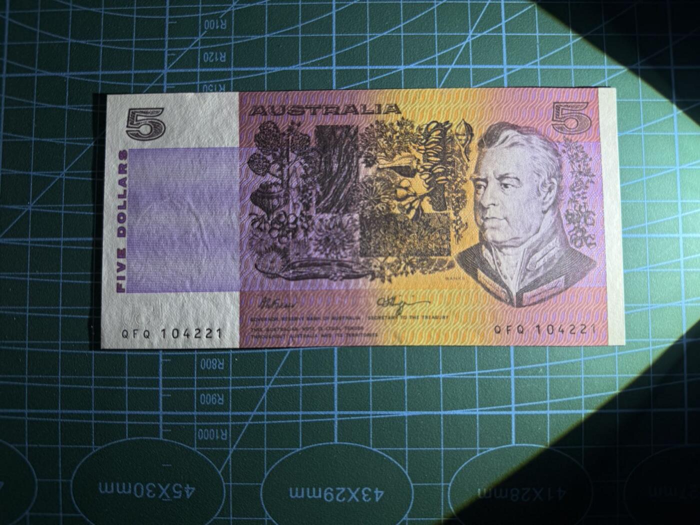 【炜奕收藏】，第五十期 1990年澳大利亚5元纸钞，UNC品相